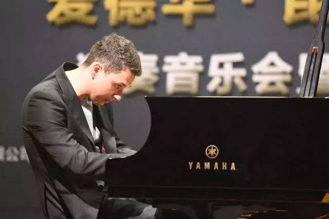 2018年雅馬哈亞洲音樂獎(jiǎng)學(xué)金河南大學(xué)啟動(dòng)儀式<br /> 暨雅馬哈海外藝術(shù)家愛德華·昆斯音樂活動(dòng)圓滿結(jié)束