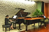 關(guān)常新胡小雪師生鋼琴音樂(lè)會(huì)在YMCC舉行 